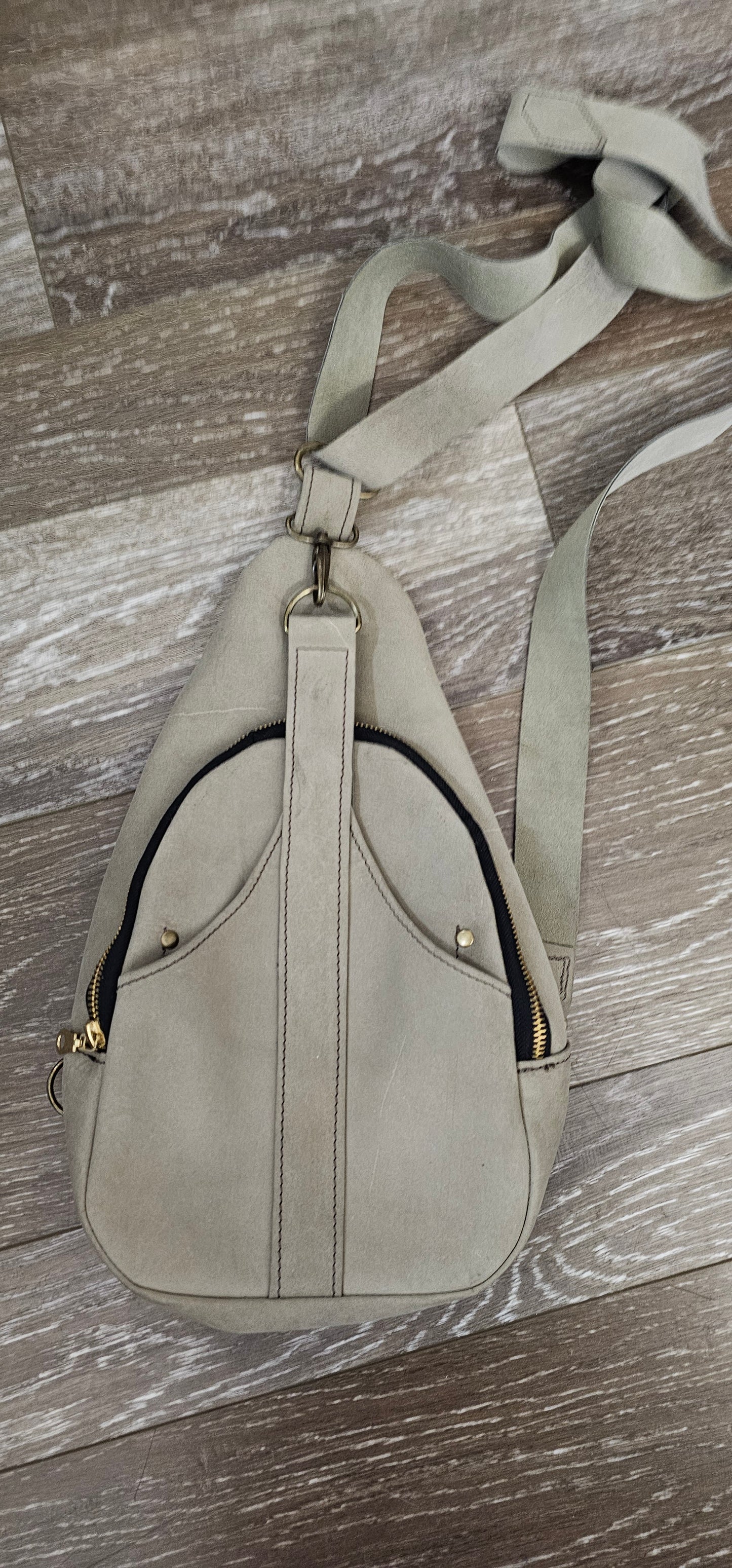 ** sale ** Moss colored leather sling bag