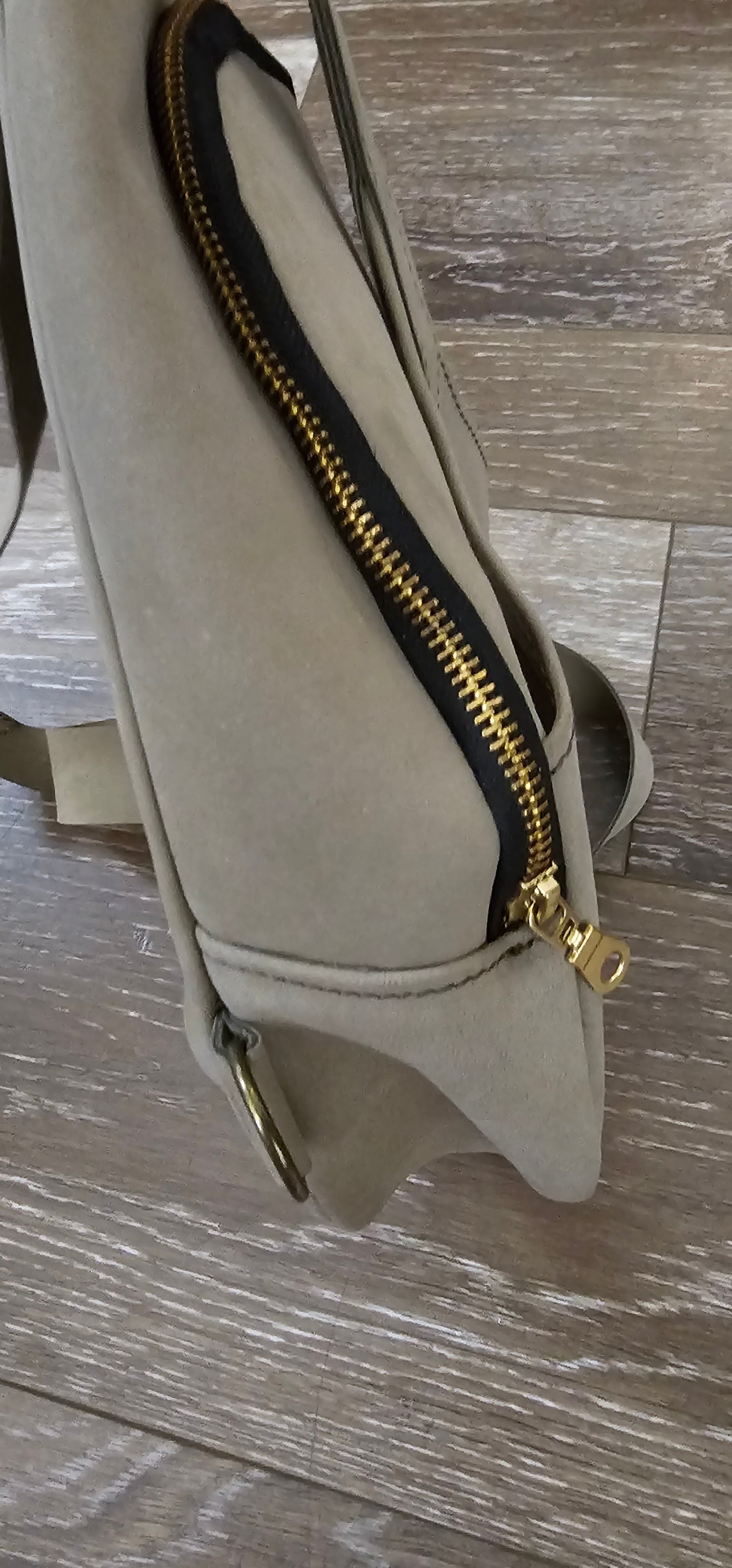 ** sale ** Moss colored leather sling bag