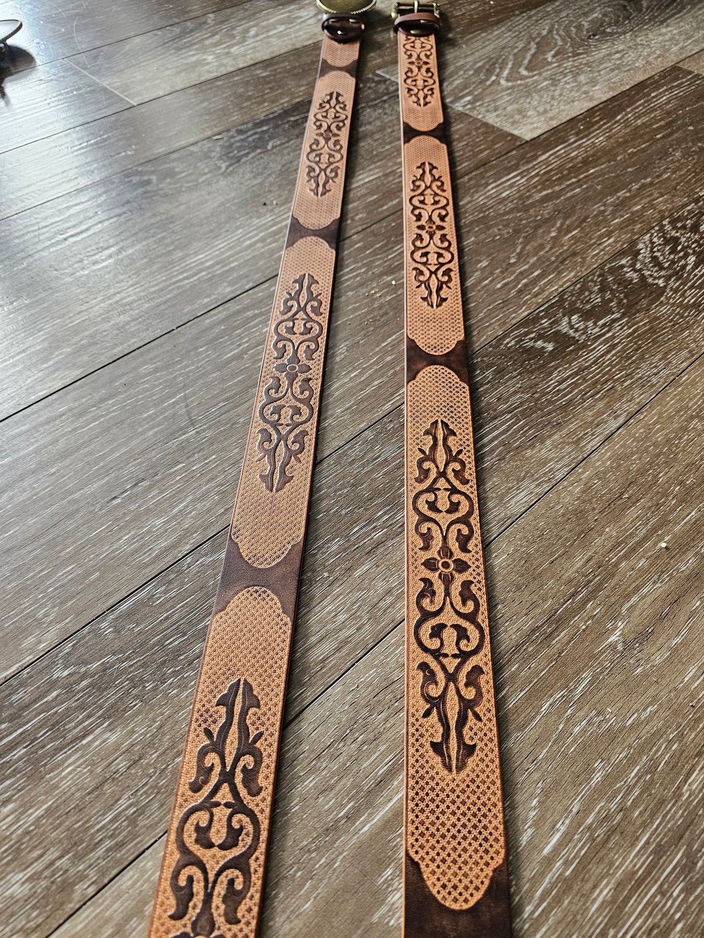 BELT WESTERN. PAINT EMBOSSED