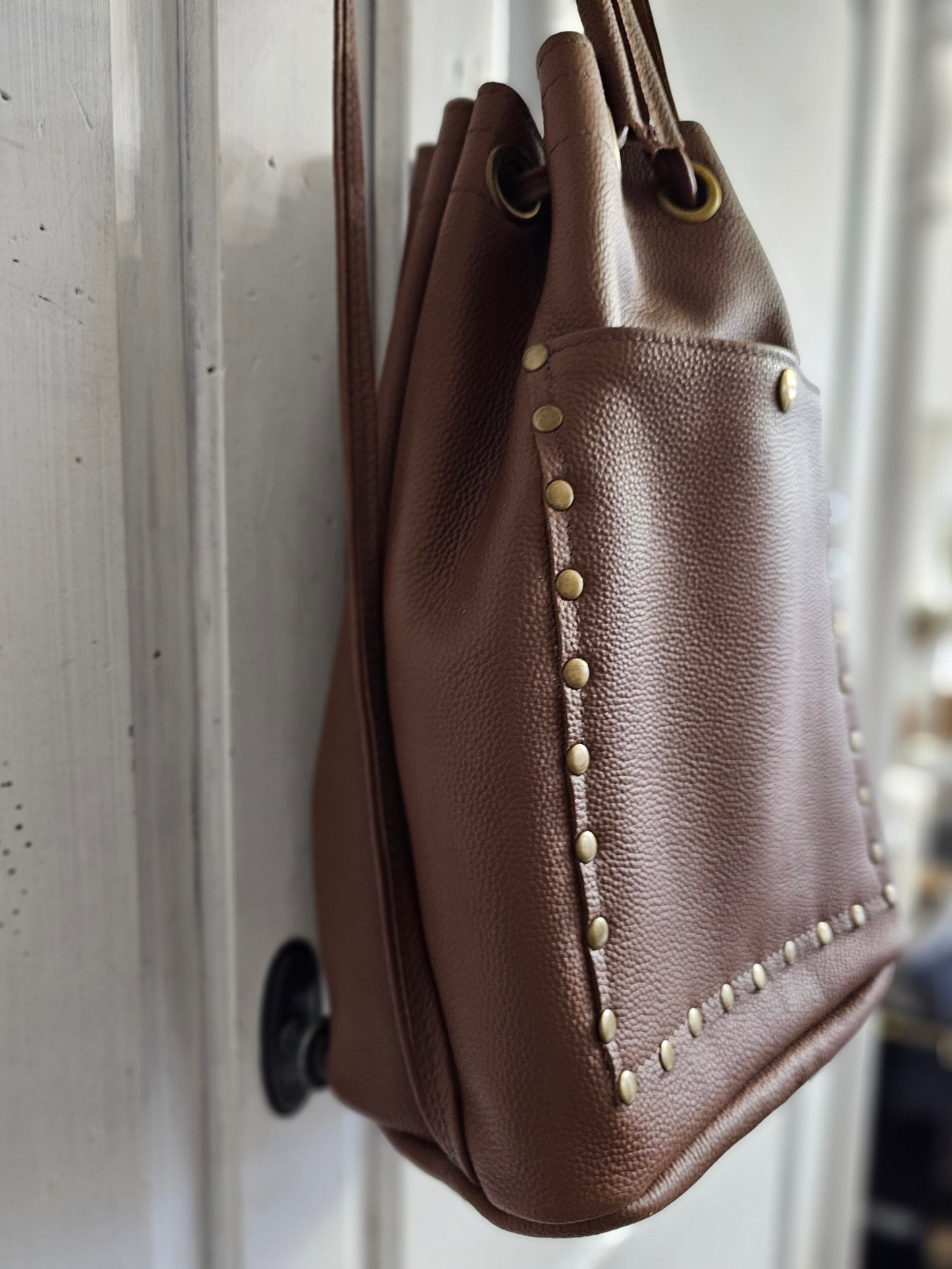 Elbow Creek Three large pockets. Backpack. Soft leather