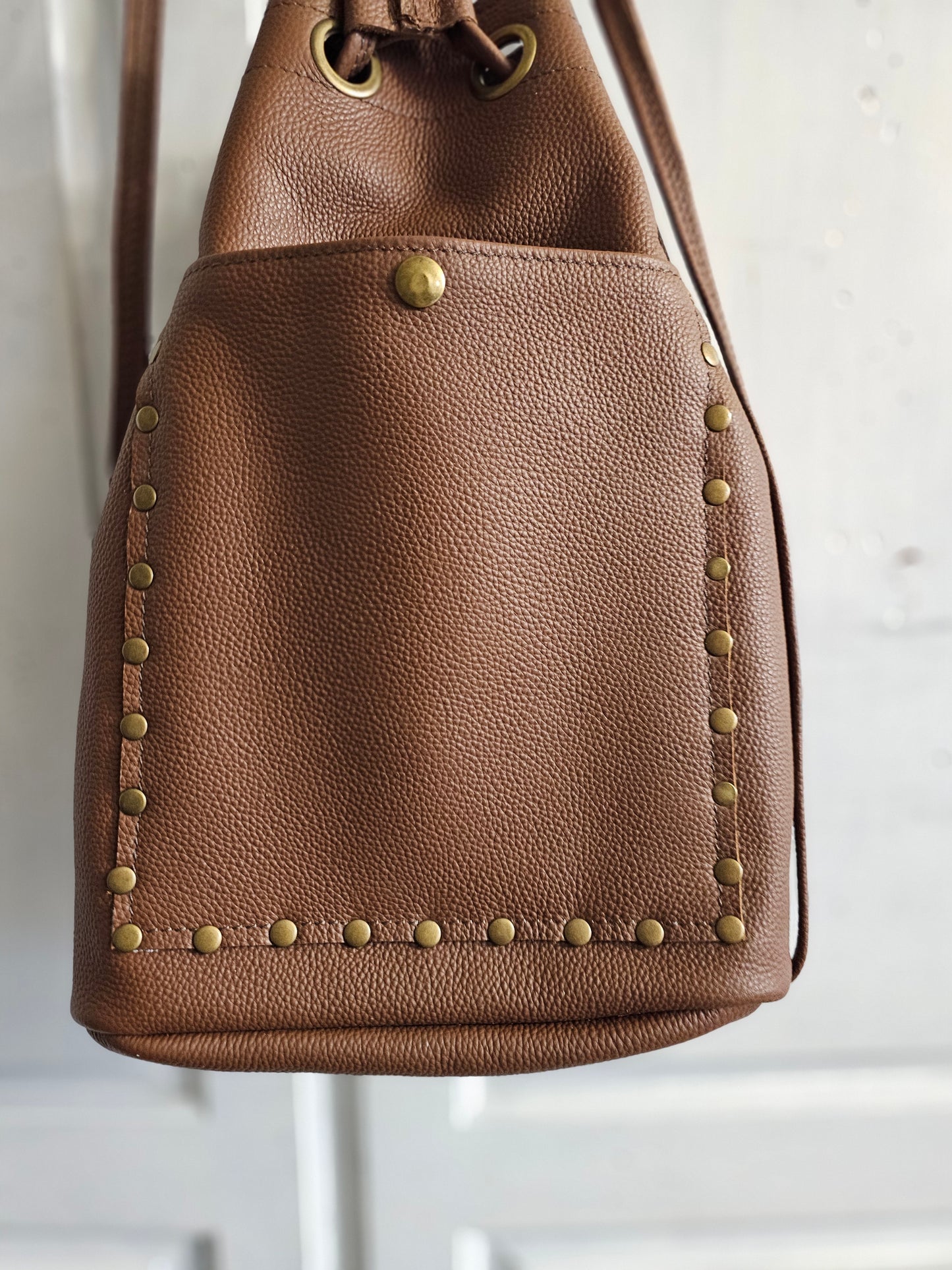 Elbow Creek Three large pockets. Backpack. Soft leather
