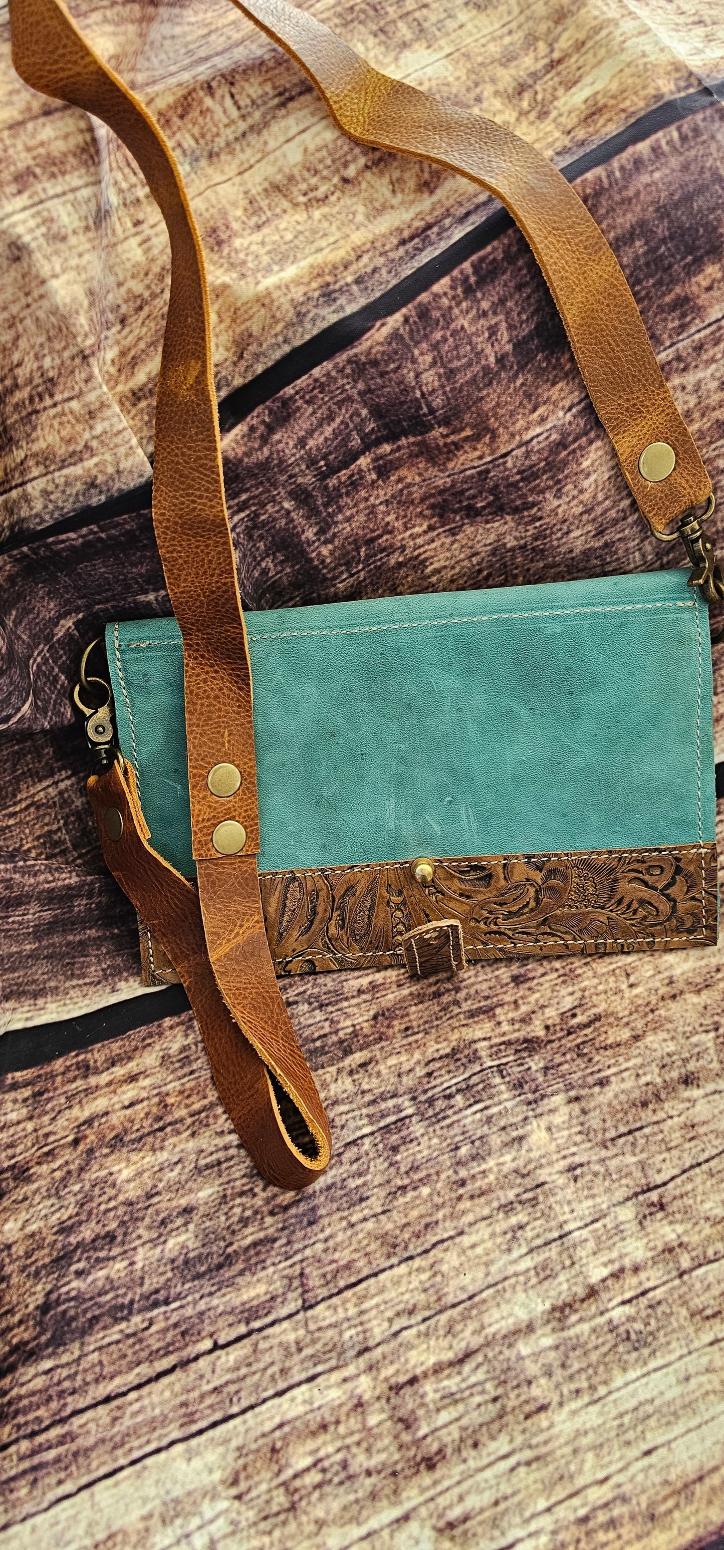 Lake Kerrie Essentials Wallet