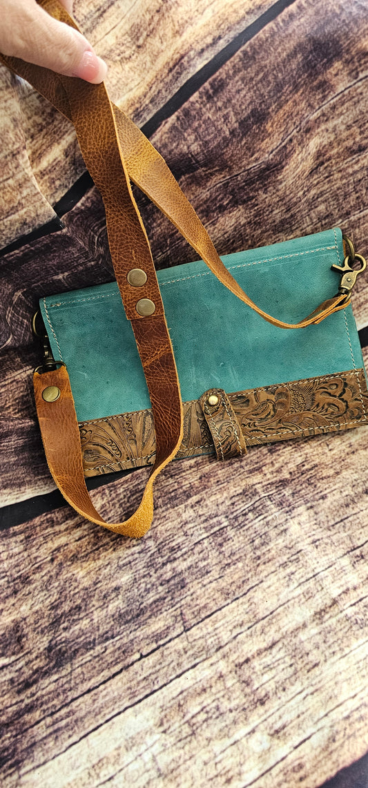 Lake Kerrie Essentials Wallet