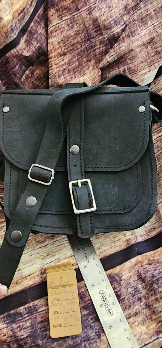 Black crossbody round