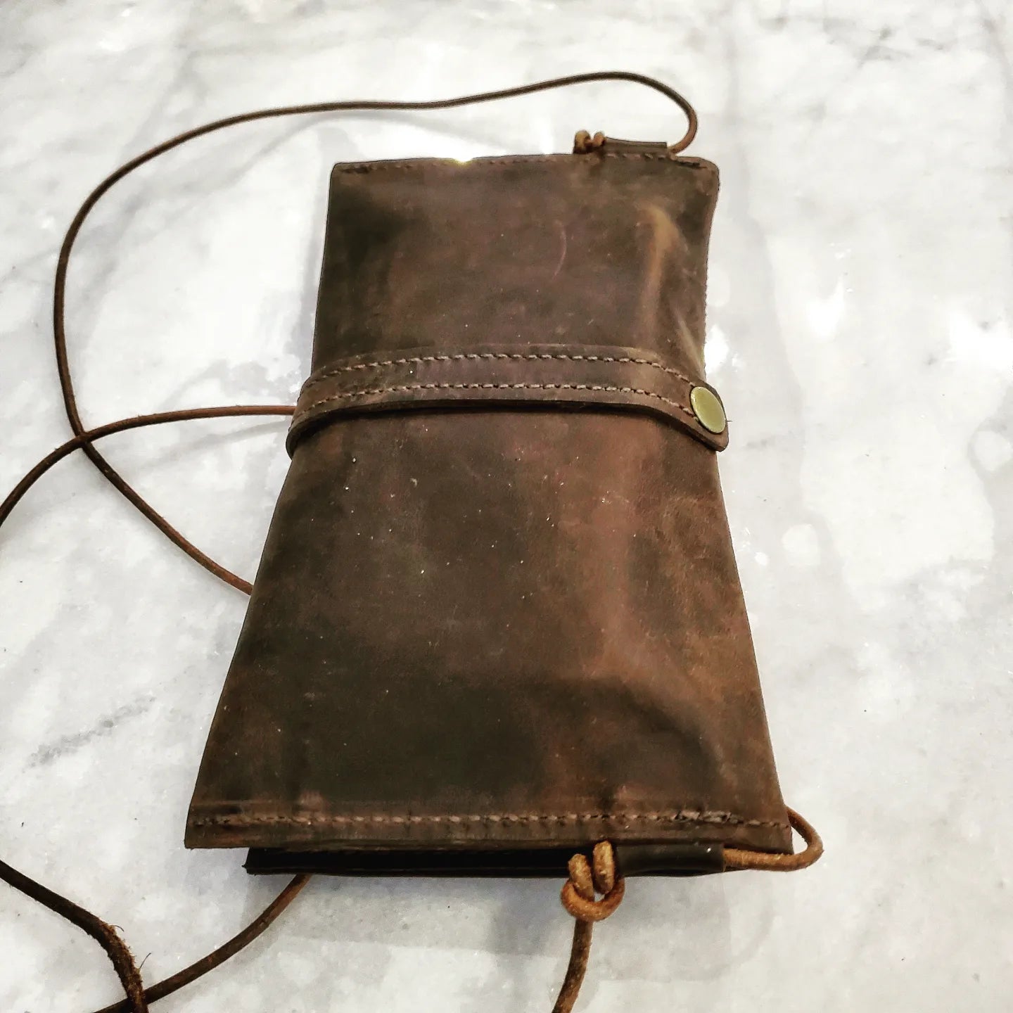 Essentials wallet in Brown