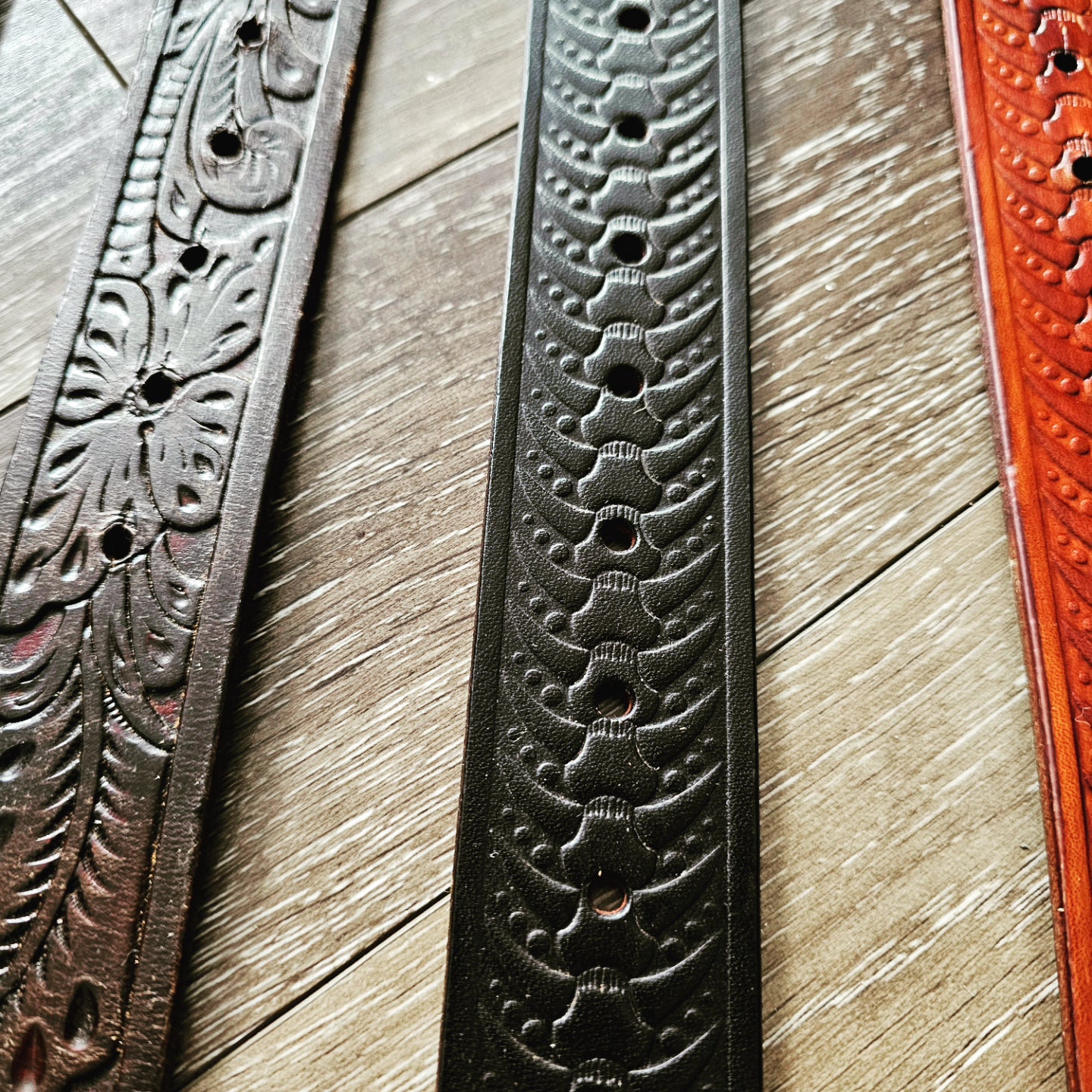 BELT LUXURY BLACK        EMBOSSED BULL HORNS