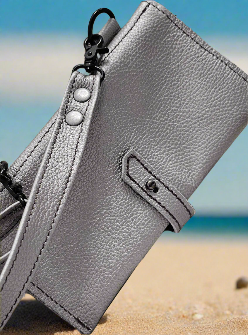 Silver Pebble Essentials (black hardware)